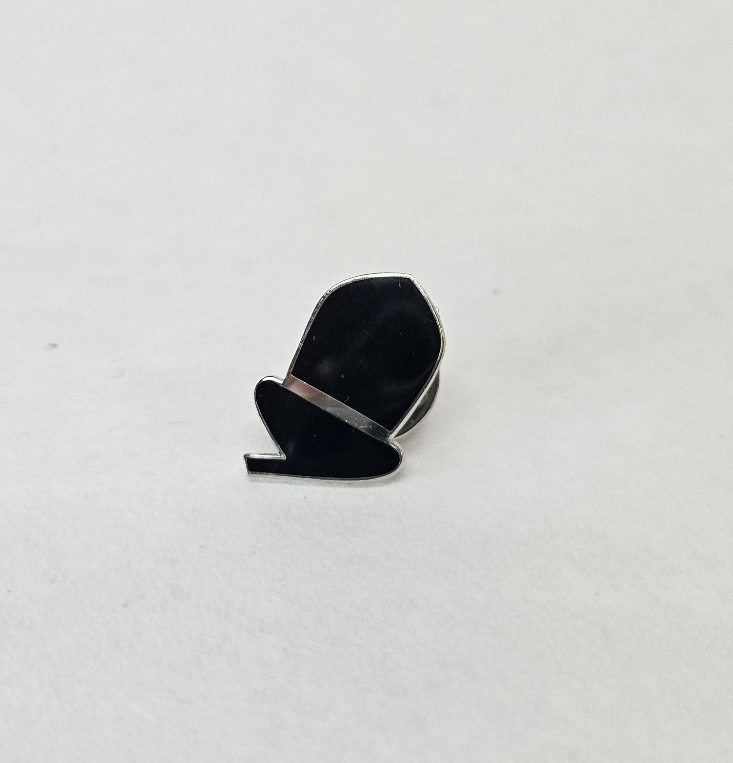 Pin Badge: Acorn, Black