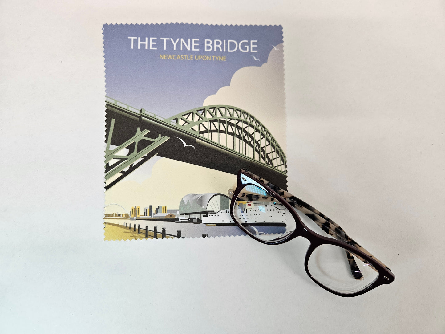 Lens Cloth: Dave Thompson, Tyne Bridge
