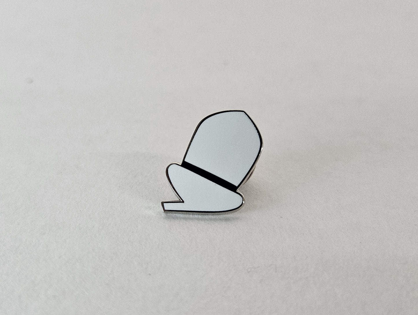 Pin Badge: Acorn, White